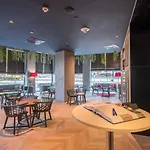 Park By Radisson Danube Otel