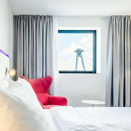 Park By Radisson Danube 호텔 4*
