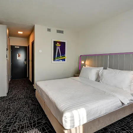 מלון Park By Radisson Danube
