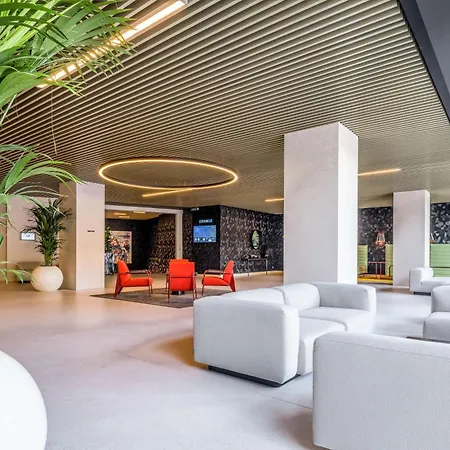 Park By Radisson Danube 4*