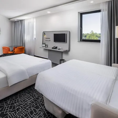 호텔 Park By Radisson Danube 4*