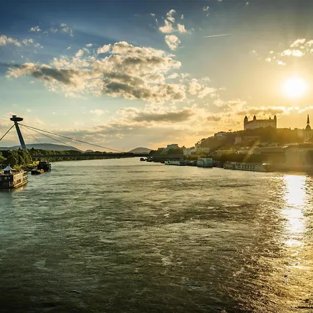 Park By Radisson Danube 4*