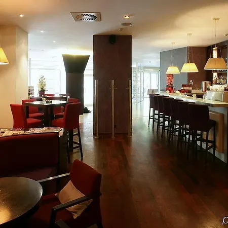 Hotel Park By Radisson Danube 4*