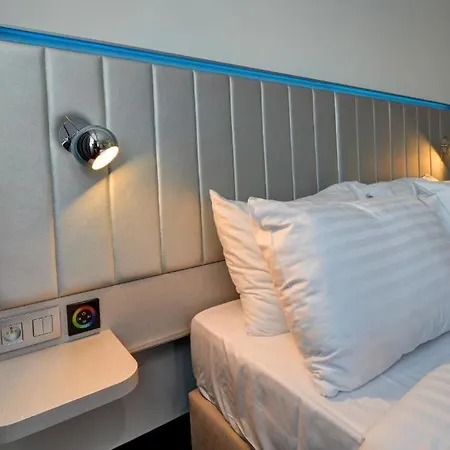 Park By Radisson Danube Hotel 4*