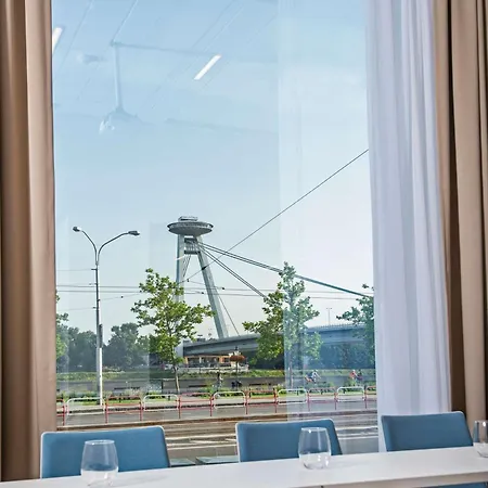 Park By Radisson Danube Otel 4*