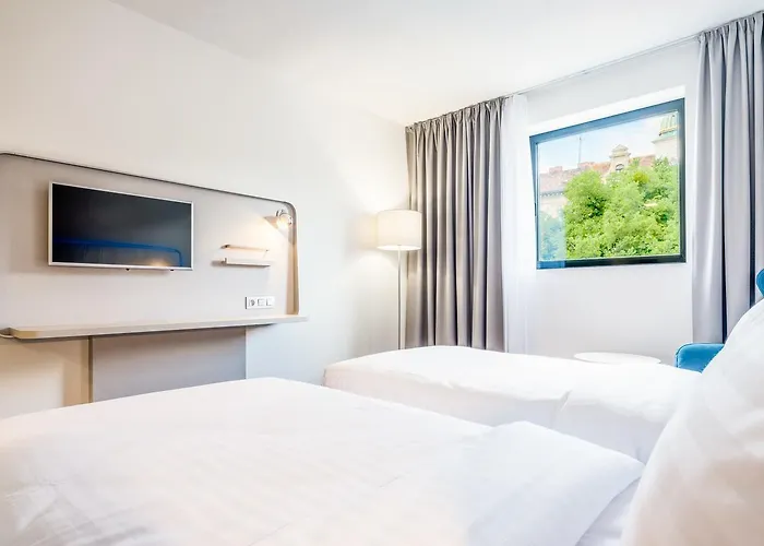 Park By Radisson Danube 4*